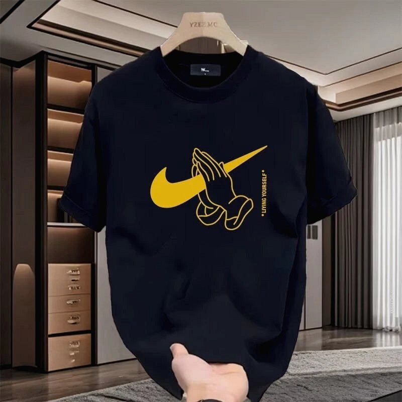 Nike Black Graphic Tee Review: Does a Stated 180–250 gsm Cotton Back Up the "Thin Cotton" Reputation?